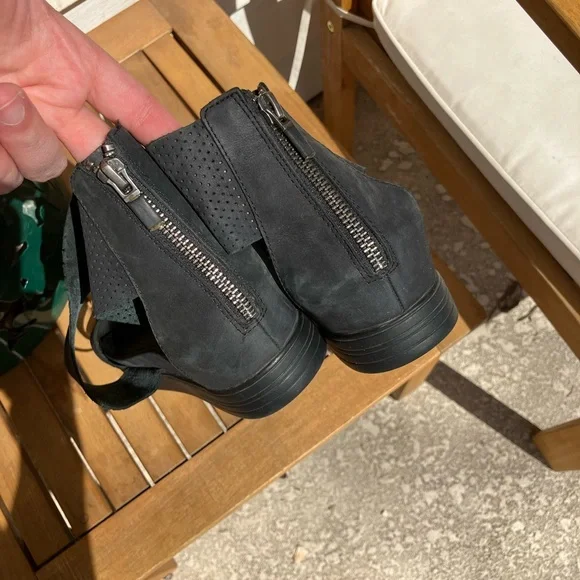 Eileen Fisher platform sneaker sole strappy nubuck gladiator sandals - Picture 3 of 5